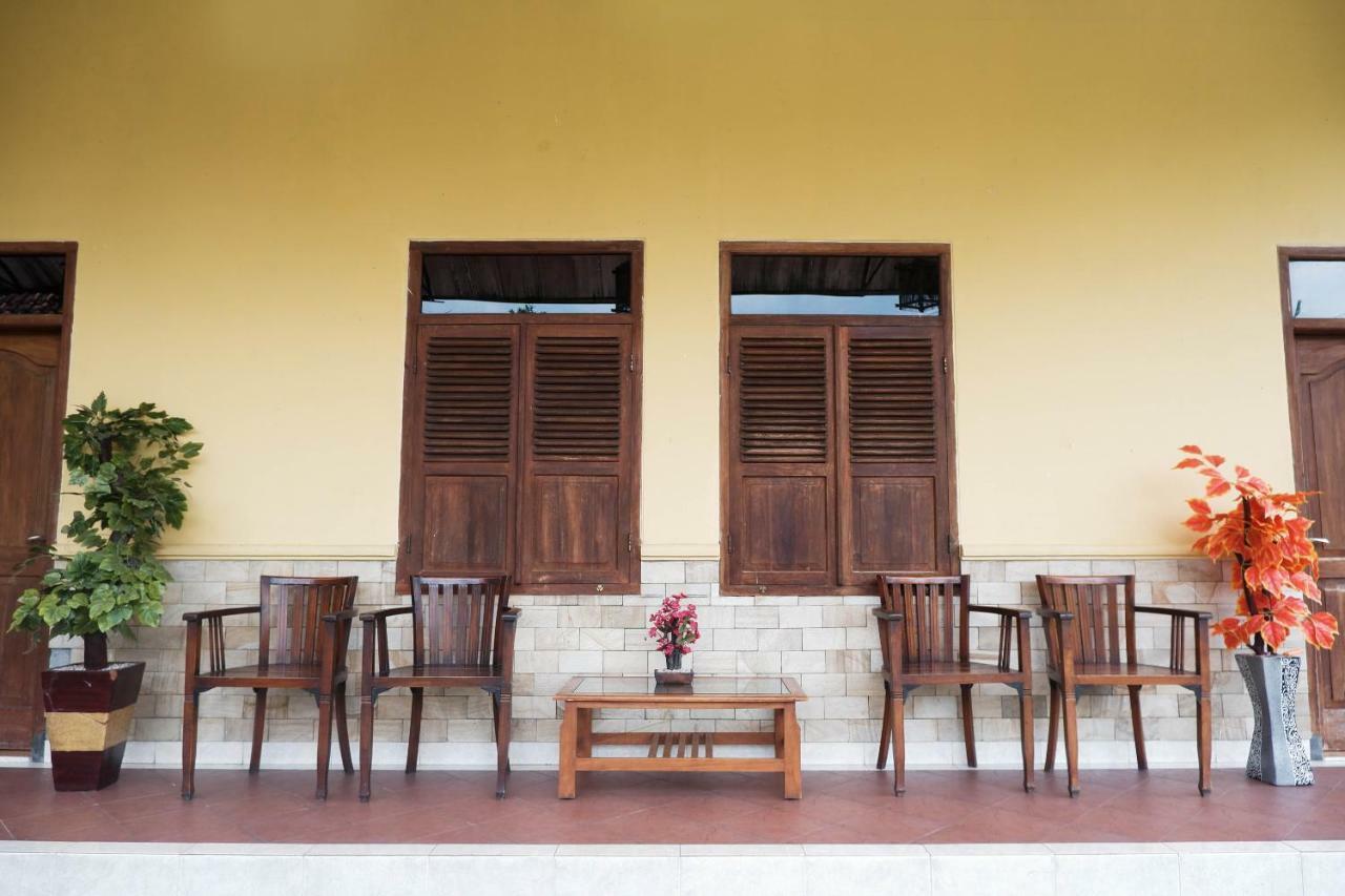 Oyo 405 Wisma Yosoputro Tanjungtirto Exterior photo