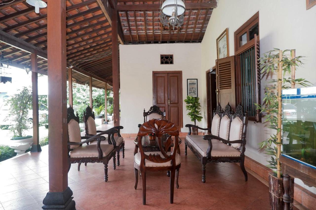 Oyo 405 Wisma Yosoputro Tanjungtirto Exterior photo